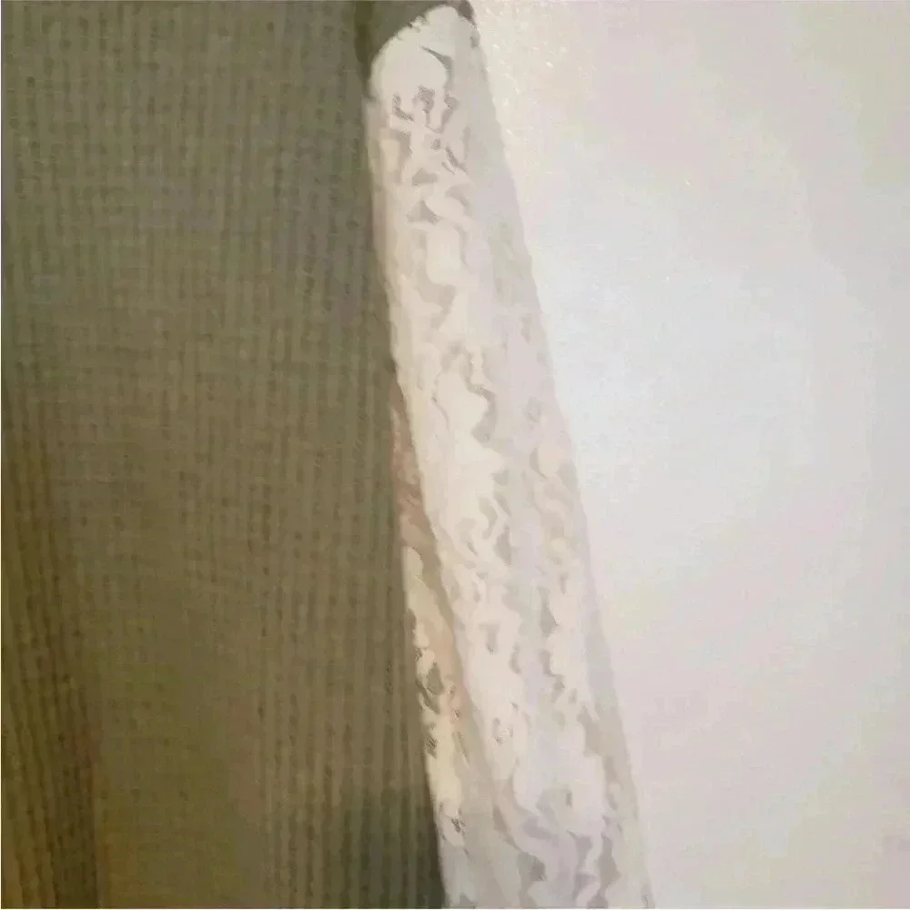 NWT!Olive Green long sleeve lace top Size Small - Picture 3 of 5